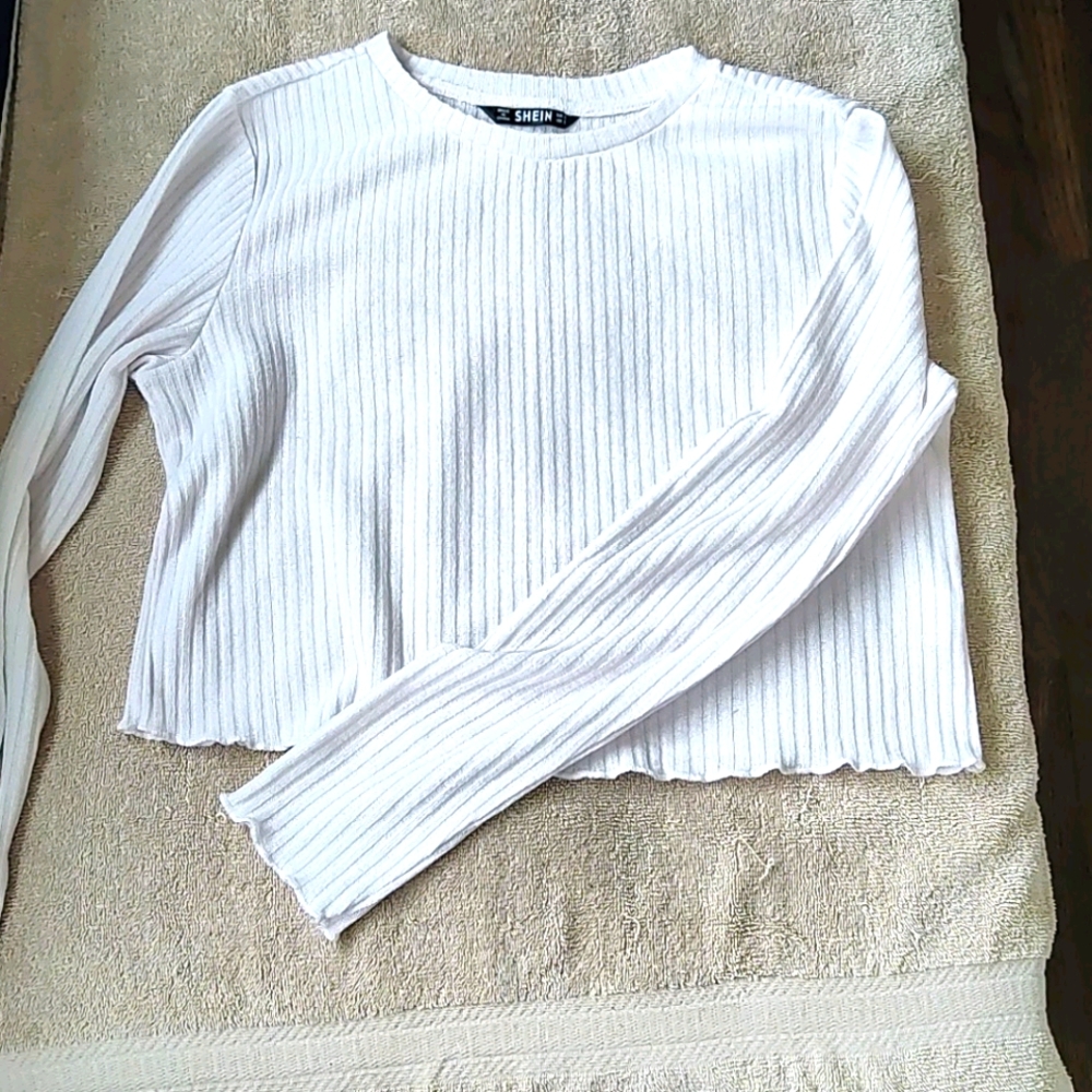 NWOT Ladies Lightweight Half Shirt